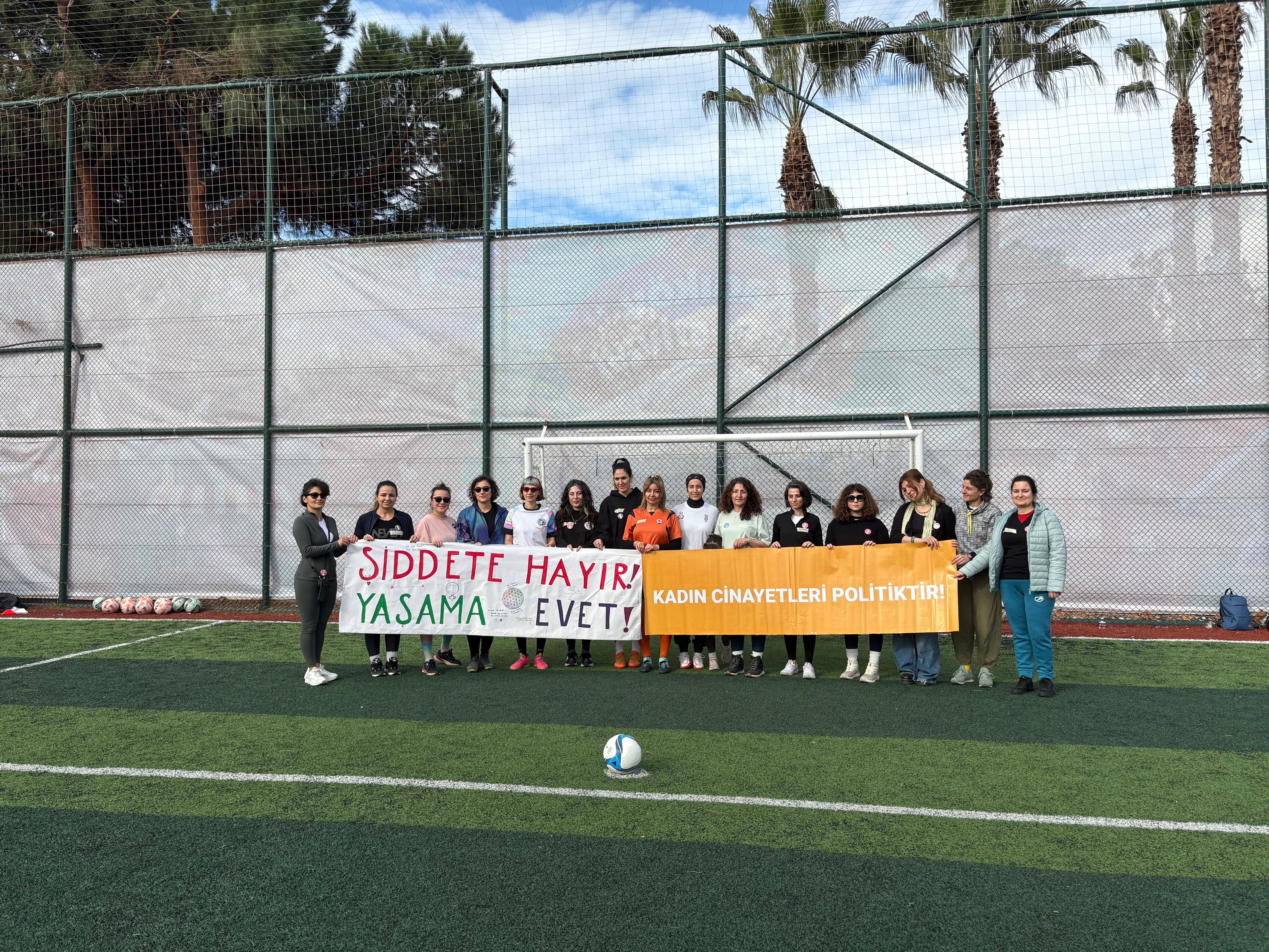 Kadınlar eşitlik için sahada